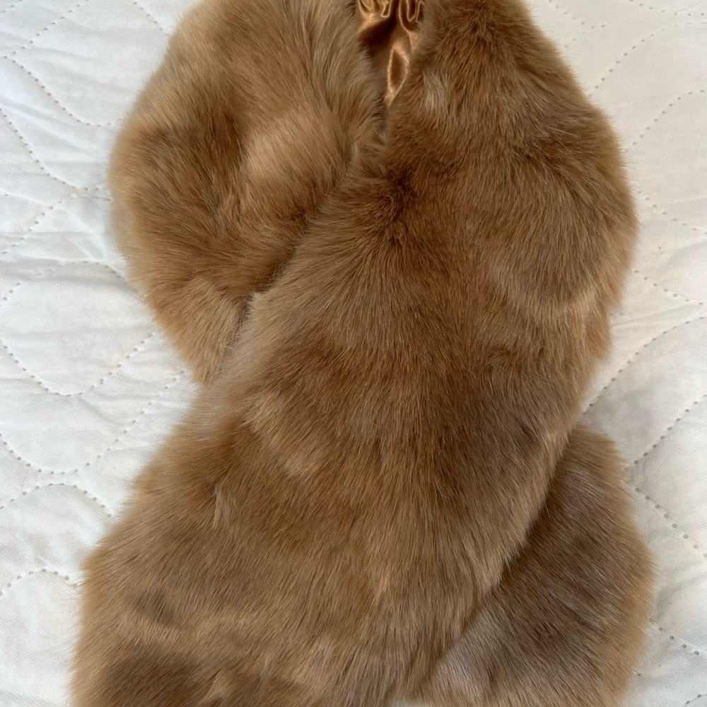 NWT!! Y2K Forever 21 Faux Fur Scarf in Light Brown/Tan